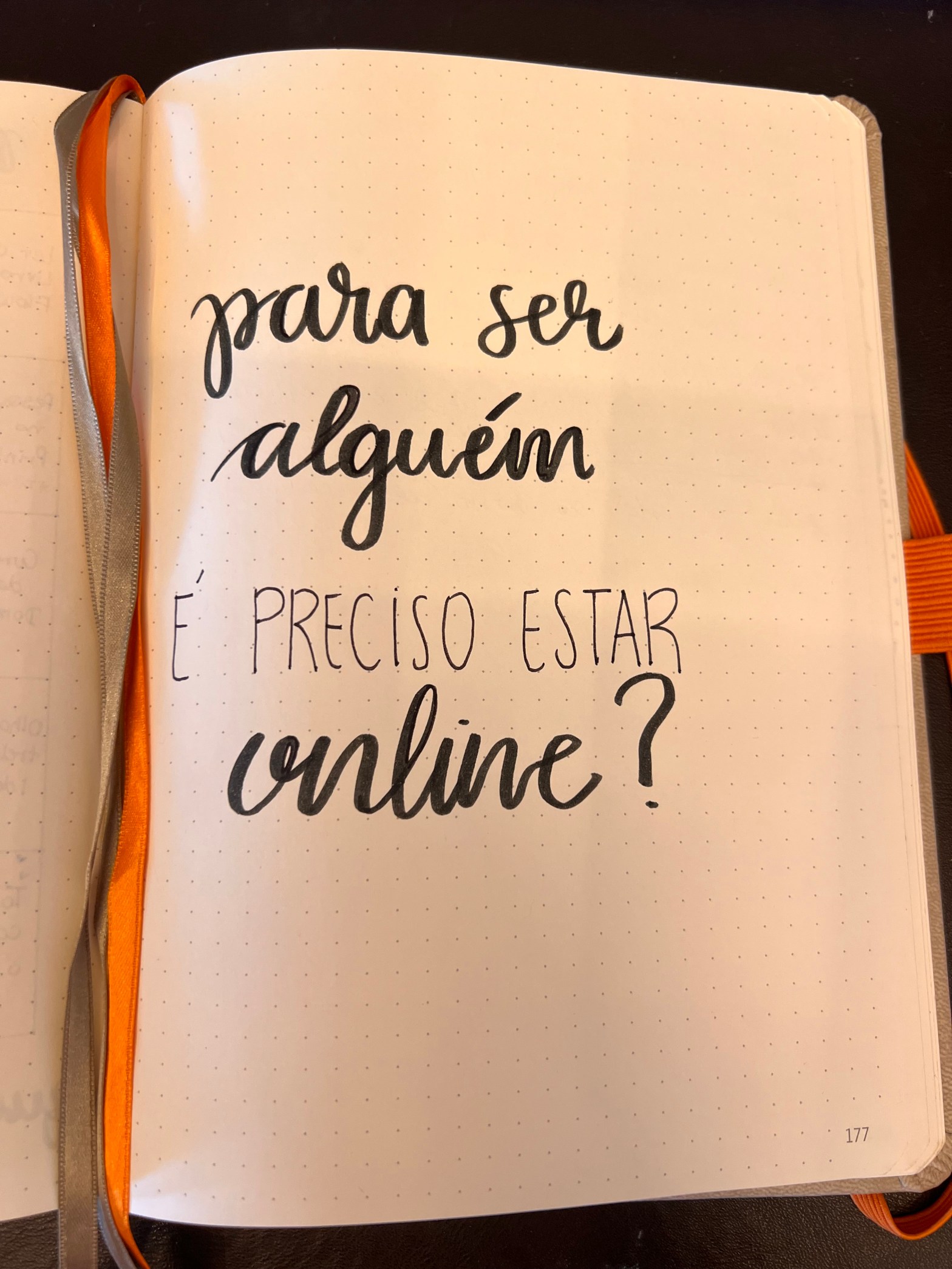 Para ser alguém é preciso estar online?